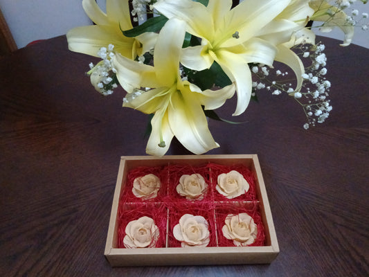 Candlelit Dinner Gold Roses